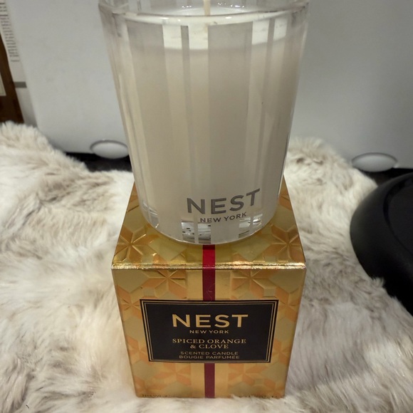 NEST Fragrances Spiced Orange & Clove Candle - Gold and Pink - Picture 2 of 3